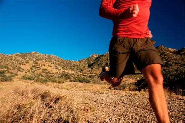 戶外跑步對鞋子的要求嗎 什么鞋跑步最好 戶外跑步對鞋子的要求嗎 什么鞋跑步最好