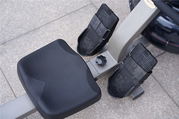 水阻劃船器鍛煉的部位 水阻劃船器的使用方法 水阻劃船器鍛煉的部位 水阻劃船器的使用方法