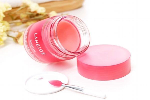 唇膜怎么用 使用唇膜的注意事項(xiàng) 唇膜怎么用 使用唇膜的注意事項(xiàng)