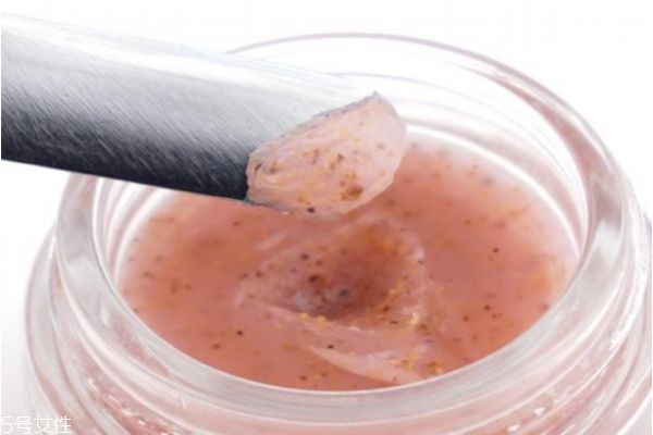 定期去角質(zhì)對皮膚有什么好處 定期去角質(zhì)的好處 定期去角質(zhì)對皮膚有什么好處 定期去角質(zhì)的好處