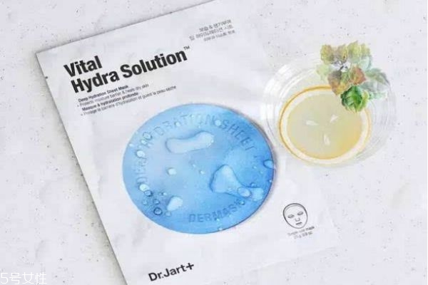 夏天適合用什么面膜 適合夏天用的補(bǔ)水面膜 夏天適合用什么面膜 適合夏天用的補(bǔ)水面膜