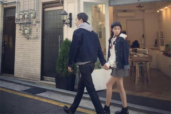 剛認(rèn)識(shí)的男生說(shuō)喜歡我可信嗎 剛認(rèn)識(shí)的男生喜歡你的表現(xiàn) 剛認(rèn)識(shí)的男生說(shuō)喜歡我可信嗎 剛認(rèn)識(shí)的男生喜歡你的表現(xiàn)