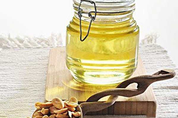 茶籽油的功效與作用 茶籽油食用的最好方法 茶籽油的功效與作用 茶籽油食用的最好方法