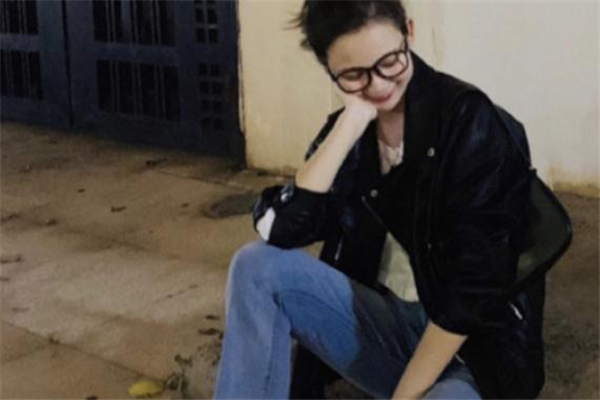 腋下包搭配什么衣服 腋下包什么牌子好 腋下包搭配什么衣服 腋下包什么牌子好