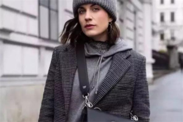 灰色衛(wèi)衣配什么外套好看 灰色衛(wèi)衣搭配外套圖片 灰色衛(wèi)衣配什么外套好看 灰色衛(wèi)衣搭配外套圖片