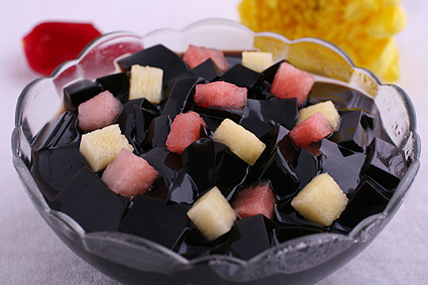 龜苓膏怎么做 龜苓膏什么人不宜吃 龜苓膏怎么做 龜苓膏什么人不宜吃