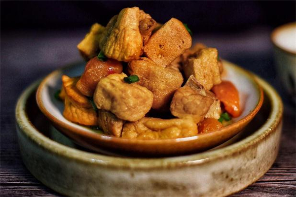 油豆腐減肥期間能吃嗎 吃油豆腐會胖嗎 油豆腐減肥期間能吃嗎 吃油豆腐會胖嗎