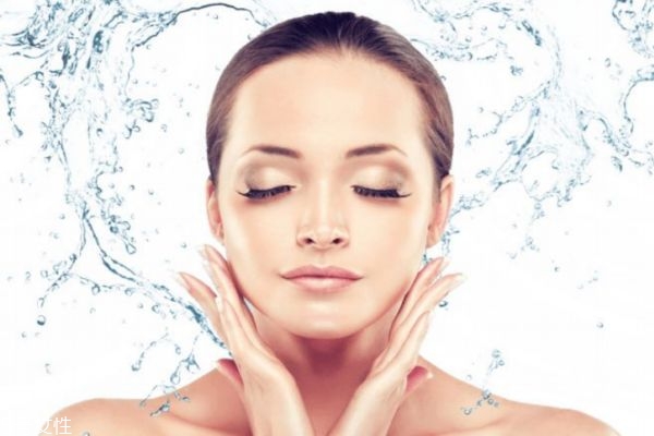 哪些習(xí)慣容易造成皮膚干燥 如何改善皮膚干燥 哪些習(xí)慣容易造成皮膚干燥 如何改善皮膚干燥