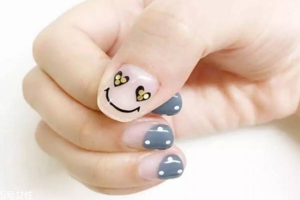 美甲笑臉圖案怎么畫 笑臉美甲圖片 美甲笑臉圖案怎么畫 笑臉美甲圖片