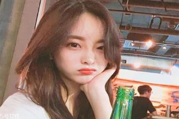 染發(fā)哪種顏色顯皮膚白皙 亞麻色系列的頭發(fā)顏色 染發(fā)哪種顏色顯皮膚白皙 亞麻色系列的頭發(fā)顏色