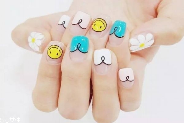 美甲笑臉圖案怎么畫 笑臉美甲圖片 美甲笑臉圖案怎么畫 笑臉美甲圖片
