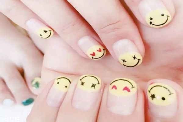 美甲笑臉圖案怎么畫 笑臉美甲圖片 美甲笑臉圖案怎么畫 笑臉美甲圖片