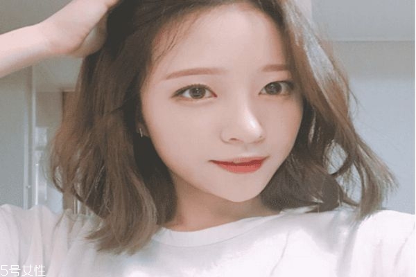 染發(fā)哪種顏色顯皮膚白皙 亞麻色系列的頭發(fā)顏色 染發(fā)哪種顏色顯皮膚白皙 亞麻色系列的頭發(fā)顏色