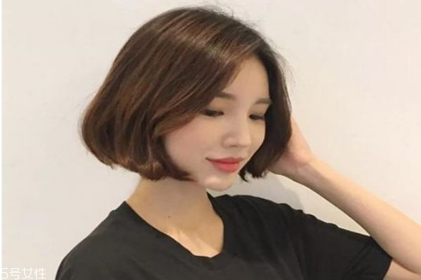 今年最流行的發(fā)型圖片短發(fā)燙發(fā) 紋理燙短發(fā)圖片女 今年最流行的發(fā)型圖片短發(fā)燙發(fā) 紋理燙短發(fā)圖片女