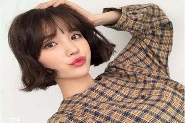 今年最流行的發(fā)型圖片短發(fā)燙發(fā) 紋理燙短發(fā)圖片女 今年最流行的發(fā)型圖片短發(fā)燙發(fā) 紋理燙短發(fā)圖片女