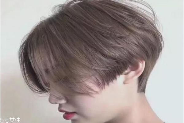 今年最流行的發(fā)型圖片短發(fā)燙發(fā) 紋理燙短發(fā)圖片女 今年最流行的發(fā)型圖片短發(fā)燙發(fā) 紋理燙短發(fā)圖片女