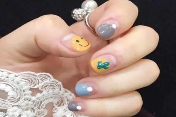 美甲笑臉圖案怎么畫 笑臉美甲圖片 美甲笑臉圖案怎么畫 笑臉美甲圖片