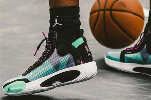 aj34和哈登4哪個(gè)好 aj34和哈登4代對(duì)比 aj34和哈登4哪個(gè)好 aj34和哈登4代對(duì)比