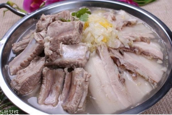排骨湯怎么燉最好喝 排骨肉不柴的小秘方 排骨湯怎么燉最好喝 排骨肉不柴的小秘方