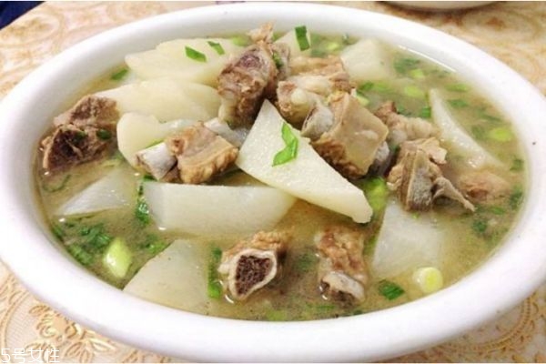 排骨怎么燉好吃又營養(yǎng) 怎么燉排骨好吃又簡單 排骨怎么燉好吃又營養(yǎng) 怎么燉排骨好吃又簡單