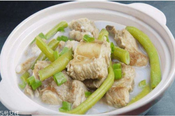 排骨怎么燉好吃又營養(yǎng) 怎么燉排骨好吃又簡單 排骨怎么燉好吃又營養(yǎng) 怎么燉排骨好吃又簡單