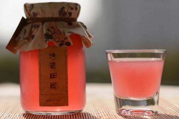 石榴泡酒有什么功效 石榴泡酒的功效與作用 石榴泡酒有什么功效 石榴泡酒的功效與作用