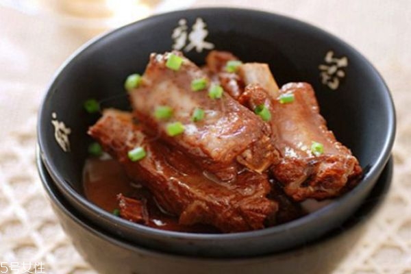 排骨怎么燉好吃又營養(yǎng) 怎么燉排骨好吃又簡單 排骨怎么燉好吃又營養(yǎng) 怎么燉排骨好吃又簡單