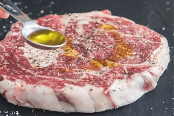 煎肉眼牛排的幾個要點 關于牛排的知識點 煎肉眼牛排的幾個要點 關于牛排的知識點