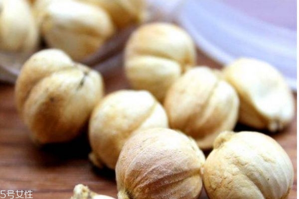 什么是白豆蔻呢 白豆蔻有什么營養(yǎng)價值呢 什么是白豆蔻呢 白豆蔻有什么營養(yǎng)價值呢