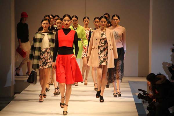 胯骨窄的女生穿搭技巧 胯骨窄的女生適合穿什么 胯骨窄的女生穿搭技巧 胯骨窄的女生適合穿什么