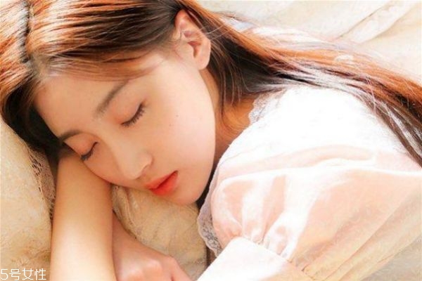 男生追女生時一定要放低姿態(tài)嗎 追女生的辦法 男生追女生時一定要放低姿態(tài)嗎 追女生的辦法