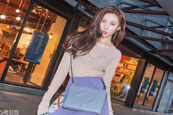 男生追女生時一定要放低姿態(tài)嗎 追女生的辦法 男生追女生時一定要放低姿態(tài)嗎 追女生的辦法