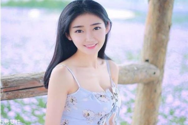 男生追女生時(shí)聊天頻率 男生追女生時(shí)聊天技巧 男生追女生時(shí)聊天頻率 男生追女生時(shí)聊天技巧