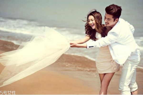 男生追女生時(shí)聊天頻率 男生追女生時(shí)聊天技巧 男生追女生時(shí)聊天頻率 男生追女生時(shí)聊天技巧