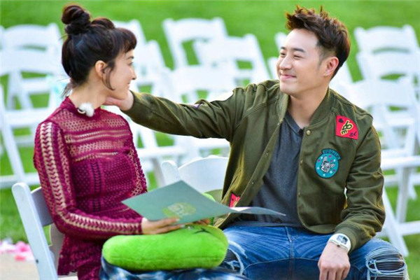 第二次約會(huì)可以牽手嗎 約會(huì)時(shí)怎么牽女生的手 第二次約會(huì)可以牽手嗎 約會(huì)時(shí)怎么牽女生的手