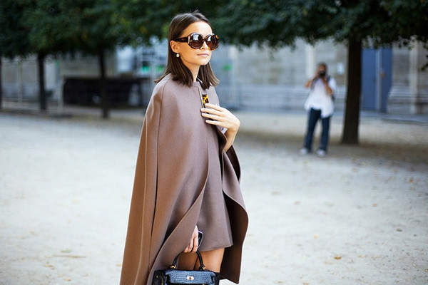 溜肩怎么搭配上衣 溜肩怎樣才能撐起衣服 溜肩怎么搭配上衣 溜肩怎樣才能撐起衣服