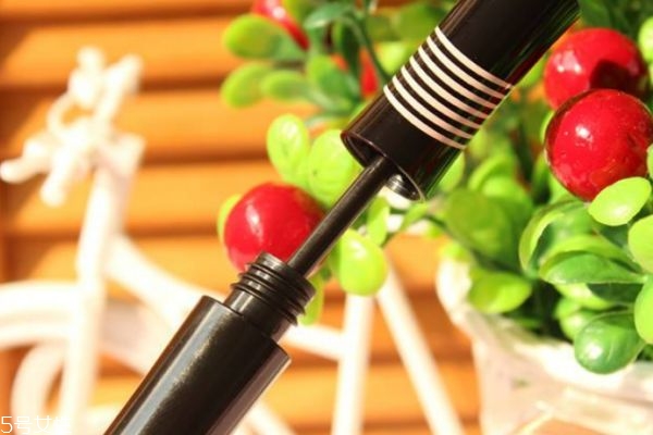 睫毛膏應(yīng)該怎么選擇呢 怎么畫眼睫毛呢 睫毛膏應(yīng)該怎么選擇呢 怎么畫眼睫毛呢