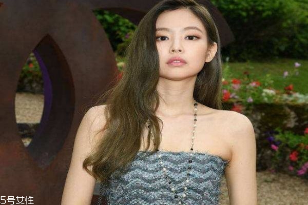 怎么判斷女生想不想讓我追她 有這五種表現(xiàn)還是趁早放棄 怎么判斷女生想不想讓我追她 有這五種表現(xiàn)還是趁早放棄