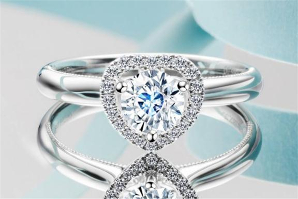 通靈藍(lán)色火焰鉆戒價(jià)格 通靈藍(lán)色火焰多少切面 通靈藍(lán)色火焰鉆戒價(jià)格 通靈藍(lán)色火焰多少切面