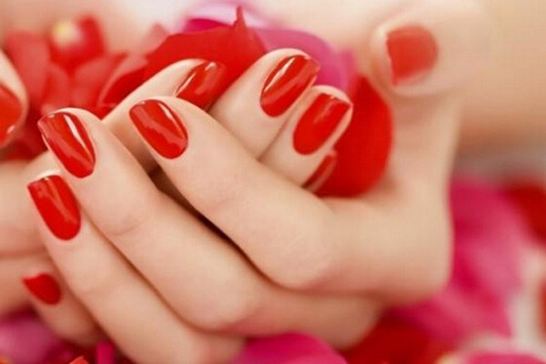 適合秋天做的美甲 哪些美甲顏色較顯氣質(zhì) 適合秋天做的美甲 哪些美甲顏色較顯氣質(zhì)