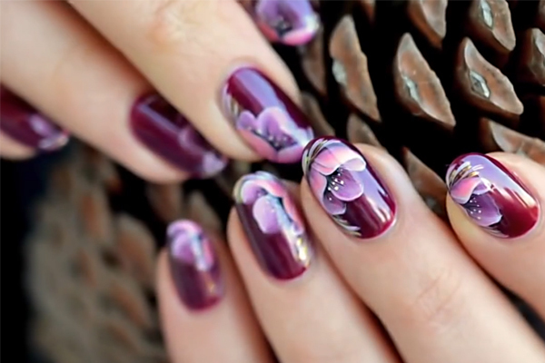 適合秋天做的美甲 哪些美甲顏色較顯氣質(zhì) 適合秋天做的美甲 哪些美甲顏色較顯氣質(zhì)