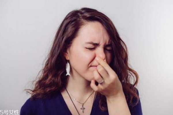 老是打嗝是怎么回事 打嗝最快方法止嗝 老是打嗝是怎么回事 打嗝最快方法止嗝