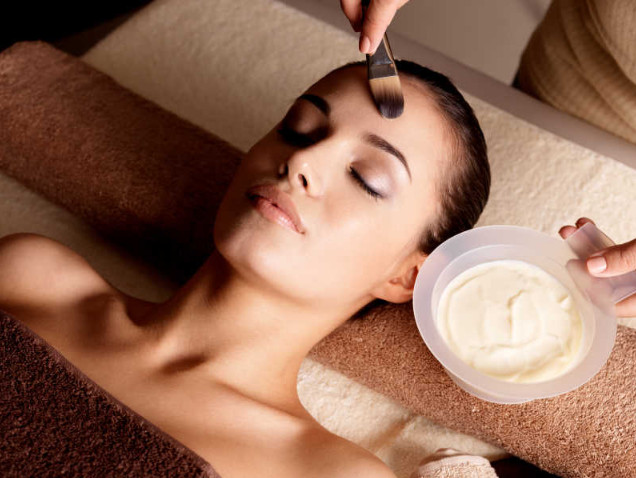 乳液和面霜的區(qū)別在哪里 性狀與油分不同 乳液和面霜的區(qū)別在哪里 性狀與油分不同