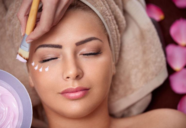 乳液和面霜的區(qū)別在哪里 性狀與油分不同 乳液和面霜的區(qū)別在哪里 性狀與油分不同