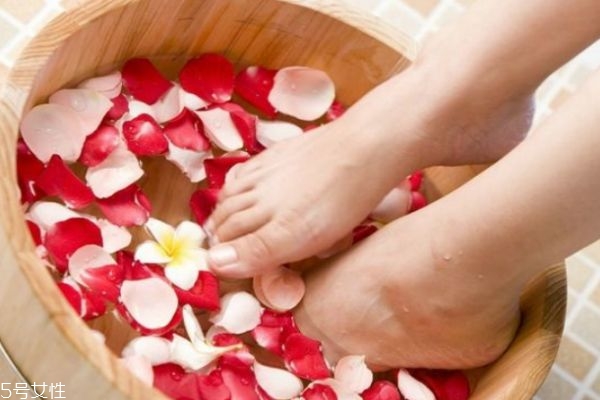 女性腎不好有什么癥狀嗎 應(yīng)該怎么治療腎不好呢 女性腎不好有什么癥狀嗎 應(yīng)該怎么治療腎不好呢