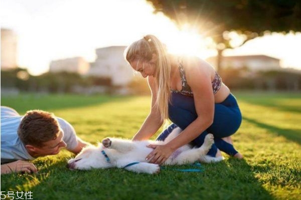 夫妻如何相處感情才能越來(lái)越好 怎么樣夫妻才能感情好