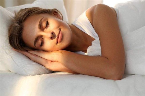 睡覺害怕關(guān)燈是什么心理 怎么克服睡覺害怕關(guān)燈的心理 睡覺害怕關(guān)燈是什么心理 怎么克服睡覺害怕關(guān)燈的心理