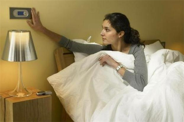 睡覺害怕關(guān)燈是什么心理 怎么克服睡覺害怕關(guān)燈的心理 睡覺害怕關(guān)燈是什么心理 怎么克服睡覺害怕關(guān)燈的心理