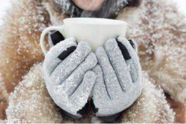 冬天怕冷是什么體質(zhì) 冬天怕冷手腳冰涼是怎么回事 冬天怕冷是什么體質(zhì) 冬天怕冷手腳冰涼是怎么回事