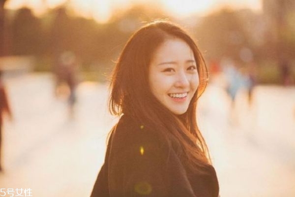 女生談戀愛要注意什么 女生談戀愛的技巧和方法 女生談戀愛要注意什么 女生談戀愛的技巧和方法